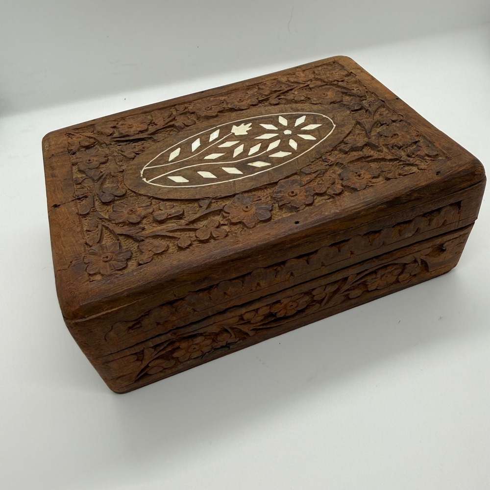 Vintage Hand Carved Floral Wooden Trinket‎ Box Blue Velvet Lining Inlay Detail